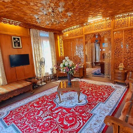 New Lakes Crown Group Of Houseboats Srīnagar Kültér fotó